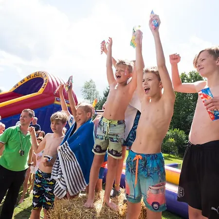 Luxe Safari-tent Van Alle Gemakken Voorzien! *
